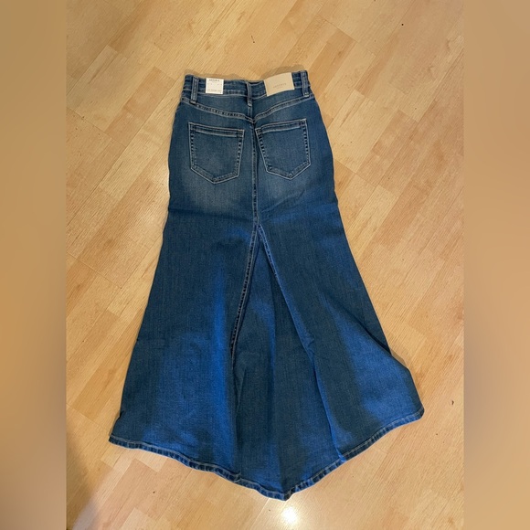 Fishtail Denim Maxi Skirt - Picture 6 of 9